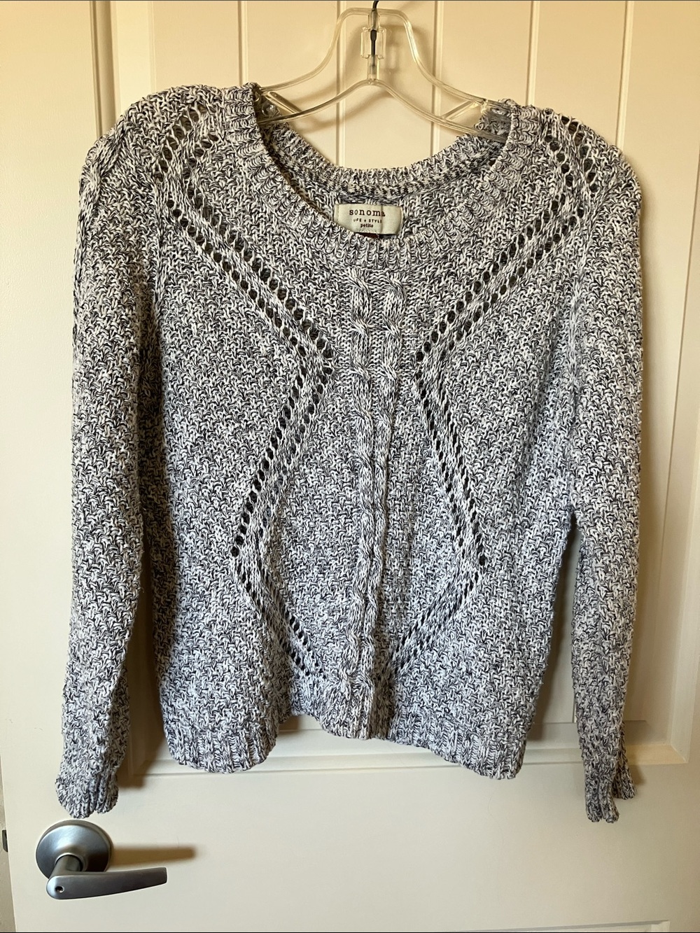 Sonoma gray cable knit light weight sweater PS Size